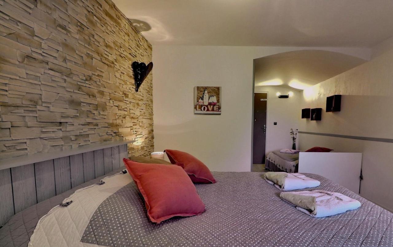 Chambres d'Hôtes Les Fleurettes en Baie Du Mont Saint Michel Exterior foto
