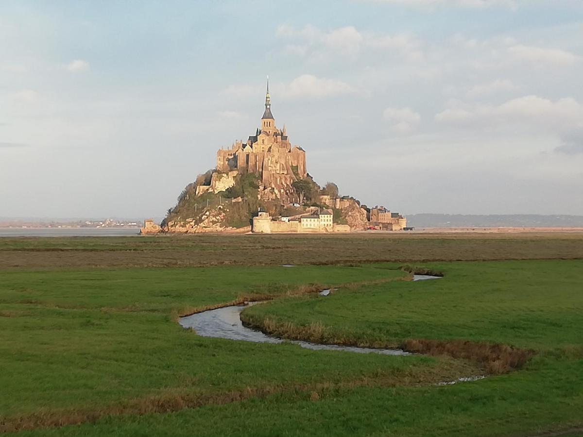 Chambres d'Hôtes Les Fleurettes en Baie Du Mont Saint Michel Exterior foto